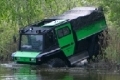 Петрович забирается на воду